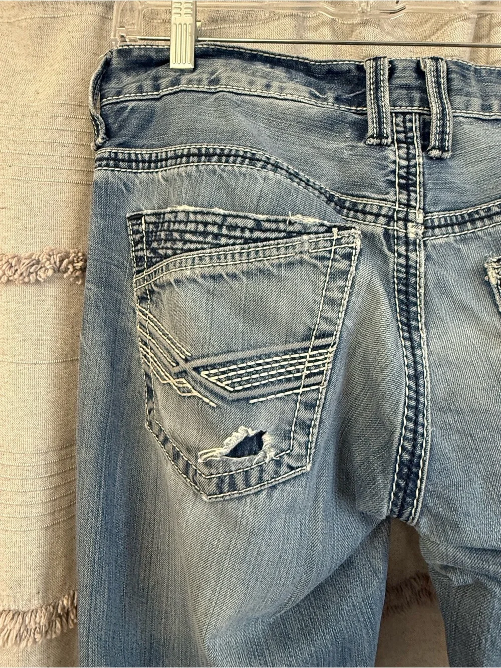 BKE Carter Jeans Men's 32R Blue Denim Light Wash Casual Distressed Bootcut Work
